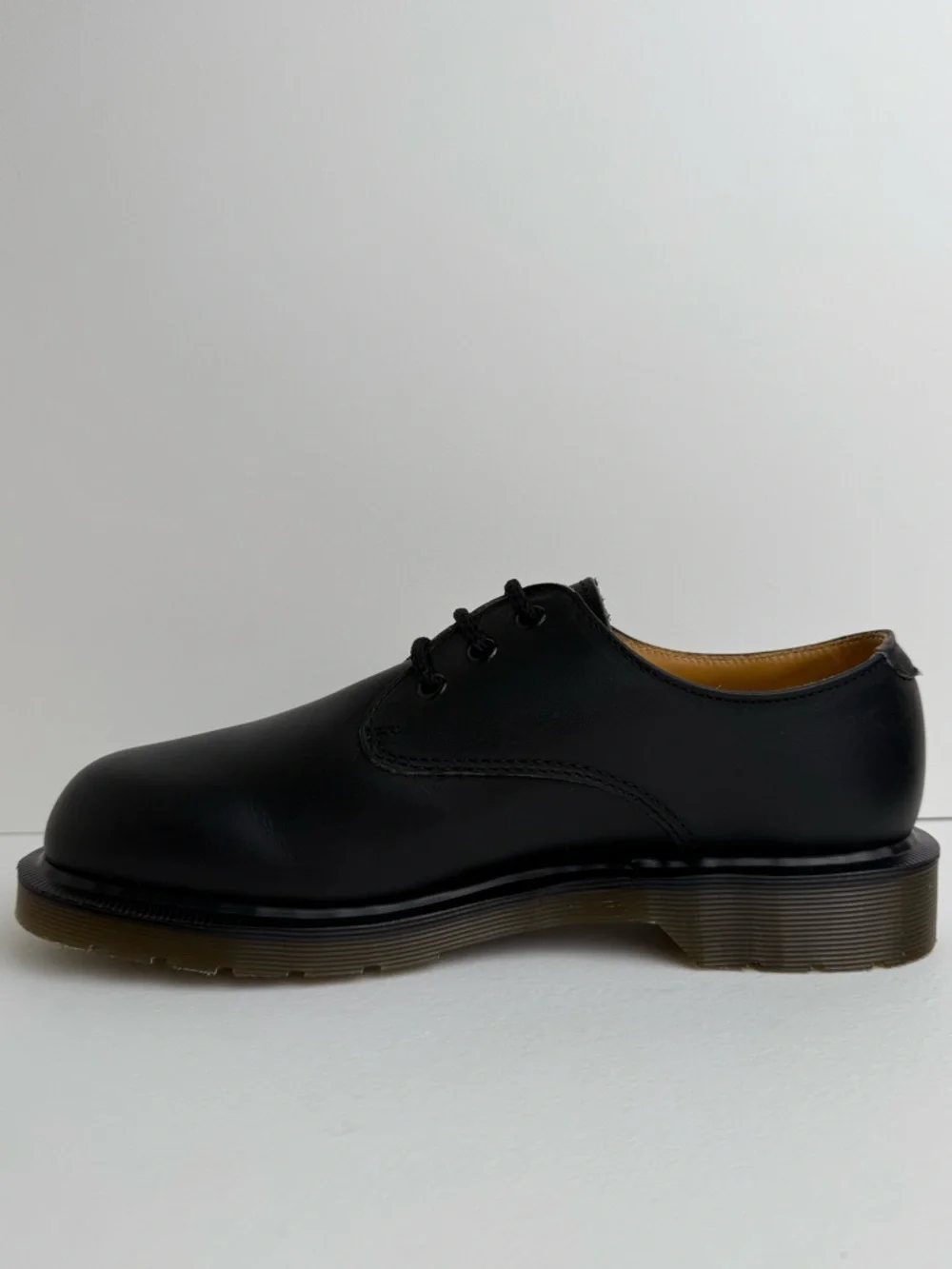 Vintage Dr. Martens England Black Greasy Leather Gibson Oxfords UK 8 - Picture 6 of 16